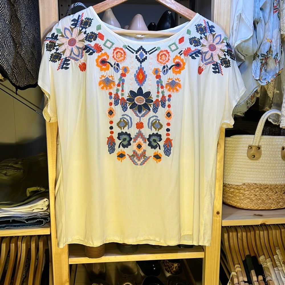 Solitaire bohemian embroidered top